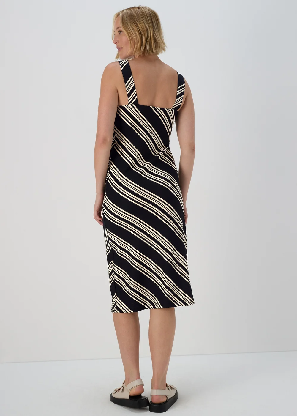 Black Mono Diagonal Stripe Crinkle Midi Dress - Size 8 Image 2
