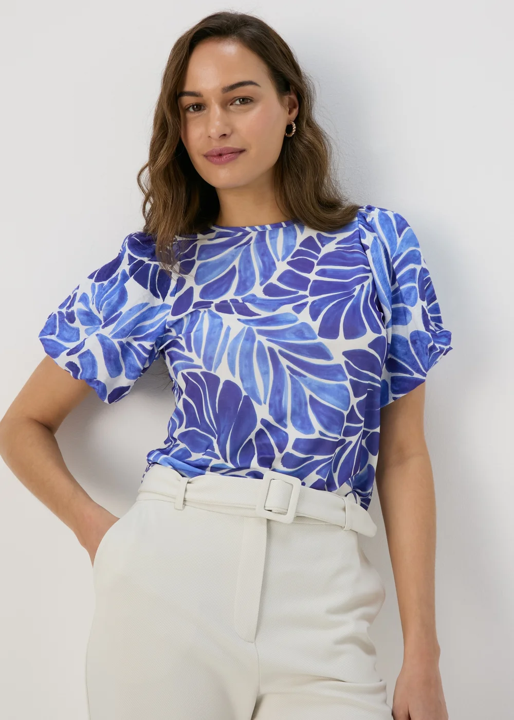 Et Vous Blue & White Puff Sleeve Leaf Print Top - Size 8 Image 1