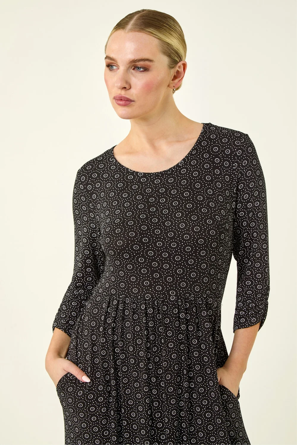 Roman Petite Black Spot Pocket Stretch Ruched Midi Dress - 6 Image 4