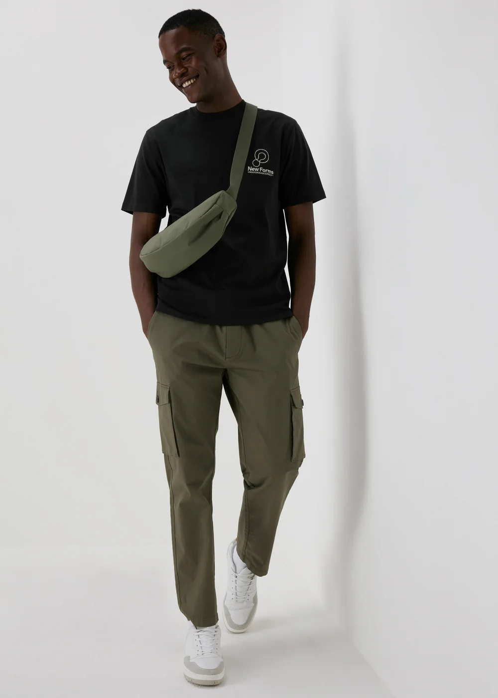 Black New Forms Applique T-Shirt - S Image 4