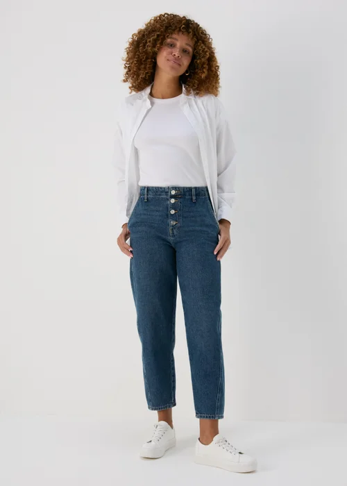 Mid Wash Barrel Leg Mom Jeans - 8 Image 4