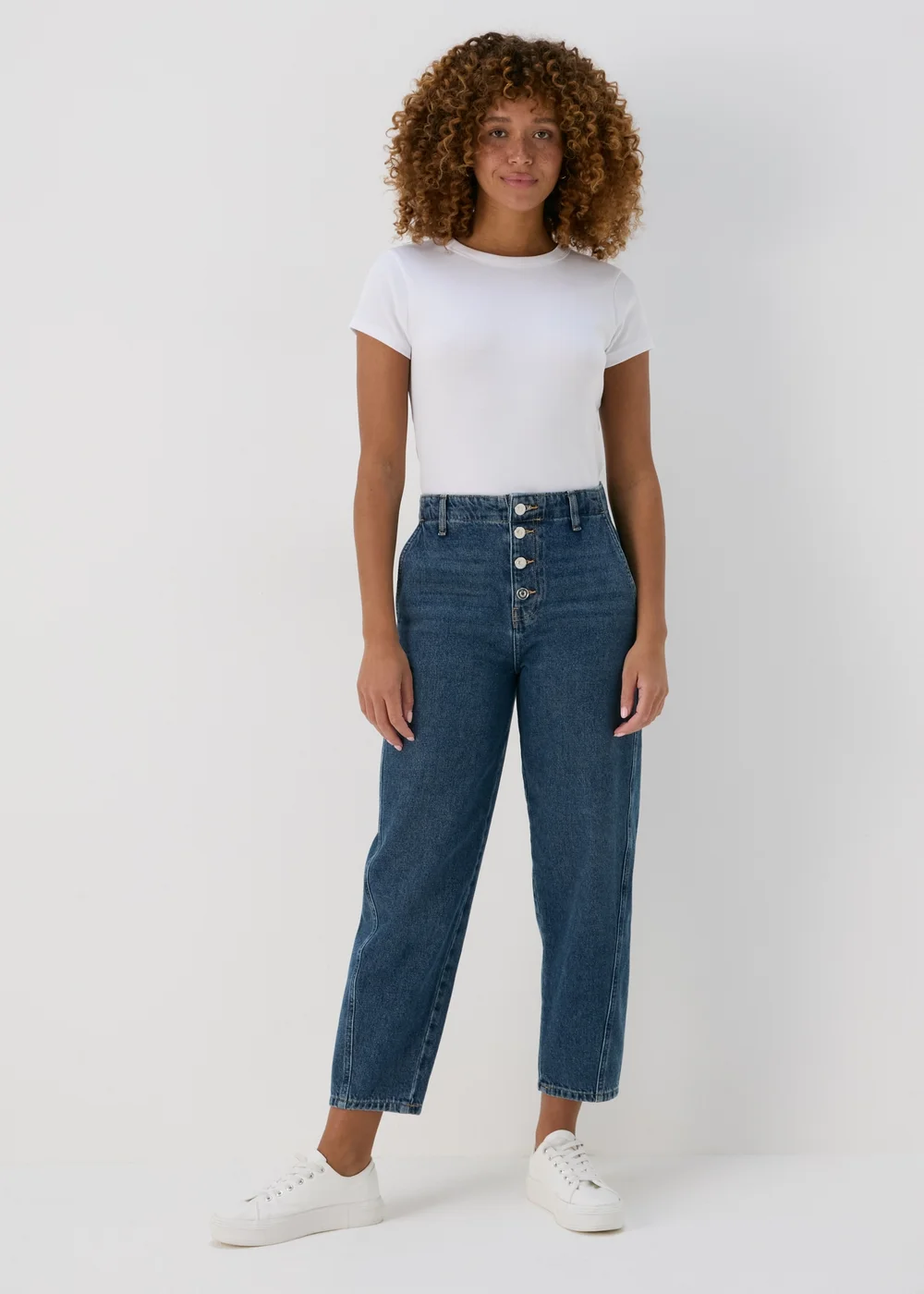 Mid Wash Barrel Leg Mom Jeans - 8 Image 1