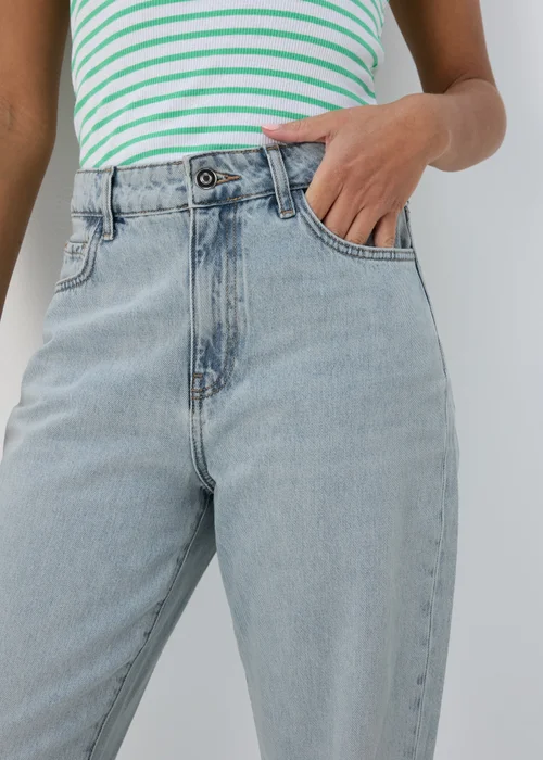 Light Wash Turn Up Jeans - Size 8 Image 3