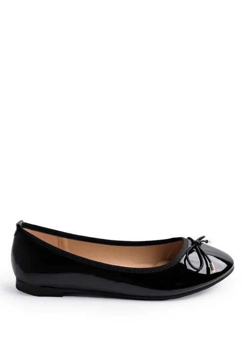 Where's That From Black Patent Bexley Slip On Flat Pumps - Size 5 Image 1
