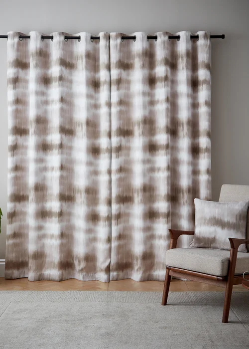 Catherine Lansfield Ombre Texture Thermal Eyelet Curtains - 46W X 54D (117x137cm) Image 2