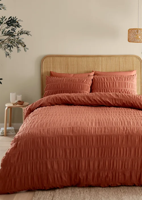 Catherine Lansfield Seersucker Duvet Cover Set - Single Image 1
