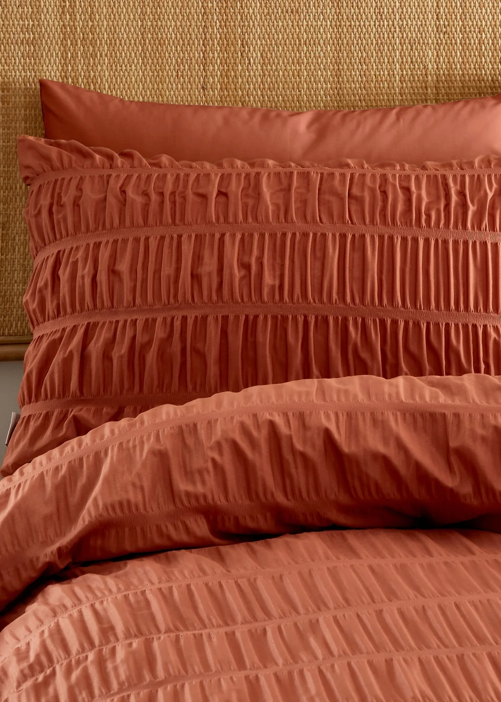 Catherine Lansfield Seersucker Duvet Cover Set - Single Image 2