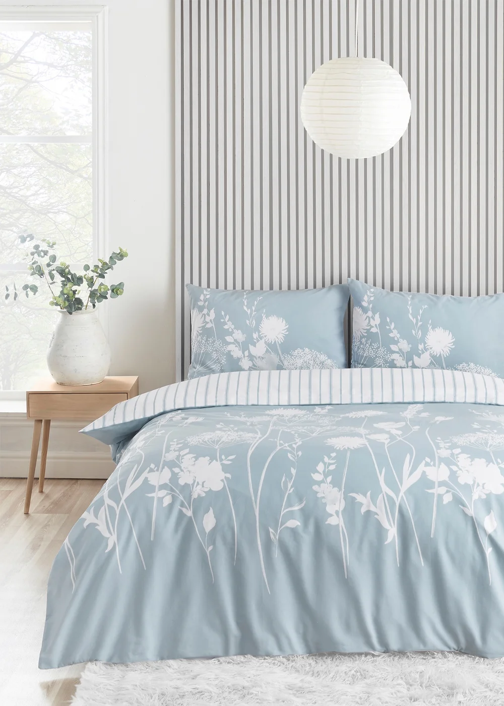 Catherine Lansfield Meadowsweet Floral Reversible Duvet Cover Set Sea Spray Blue - Single Image 1