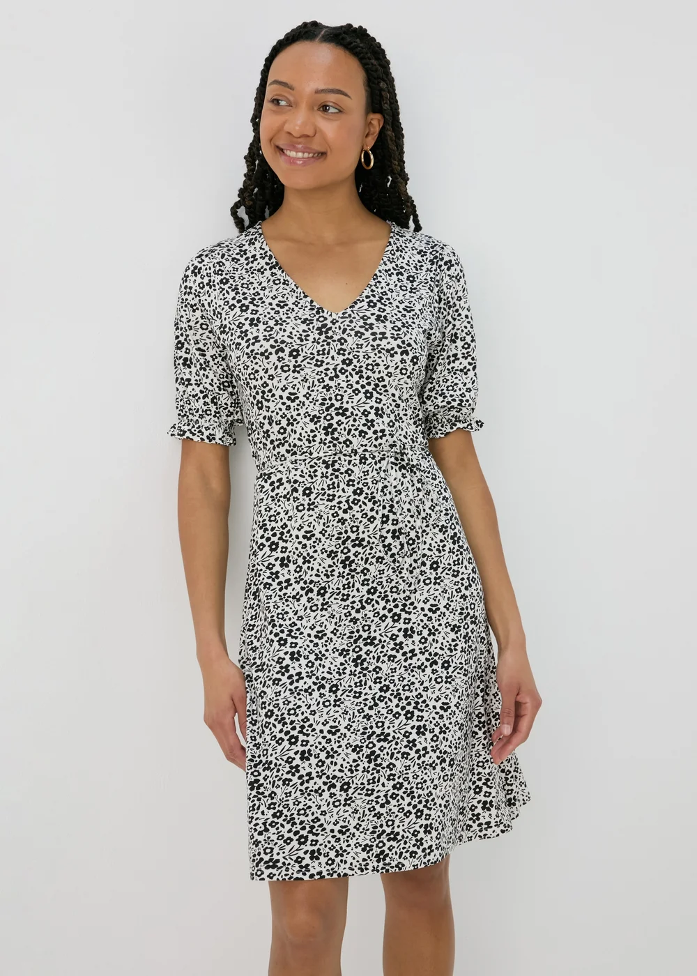 Black & White Floral Print Mini Dress - Size 8 Image 1