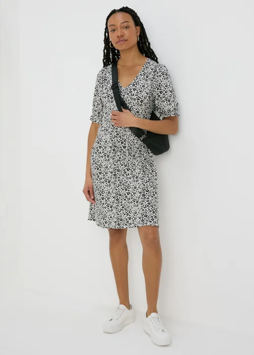 Black & White Floral Print Mini Dress - Size 8 Image 4