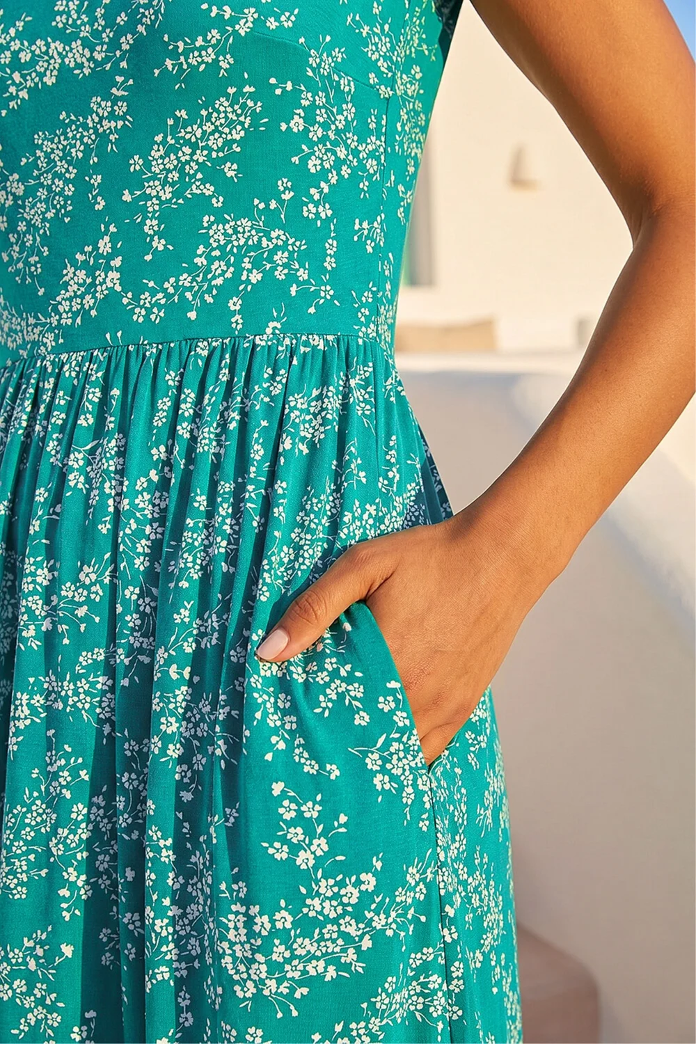 Roman Green Ditsy Gathered Skirt Stretch Midi Dress - 6 Image 4
