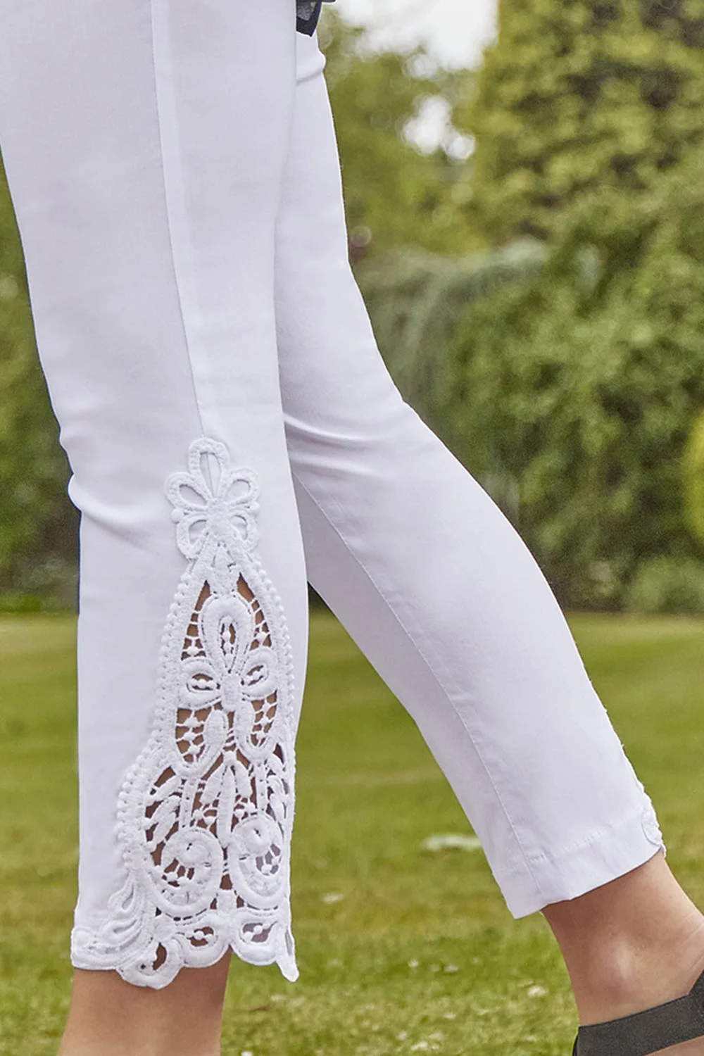 Roman White Lace Insert Elastic Waist Crop Trousers - 12 Image 1