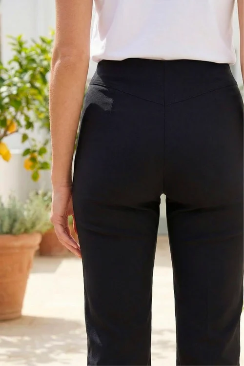 Roman Black Knee Length Stretch Shorts - 12 Image 4