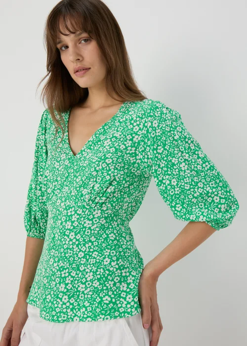 Green Floral V Neck Empire Seam Top - Size 8 Image 1