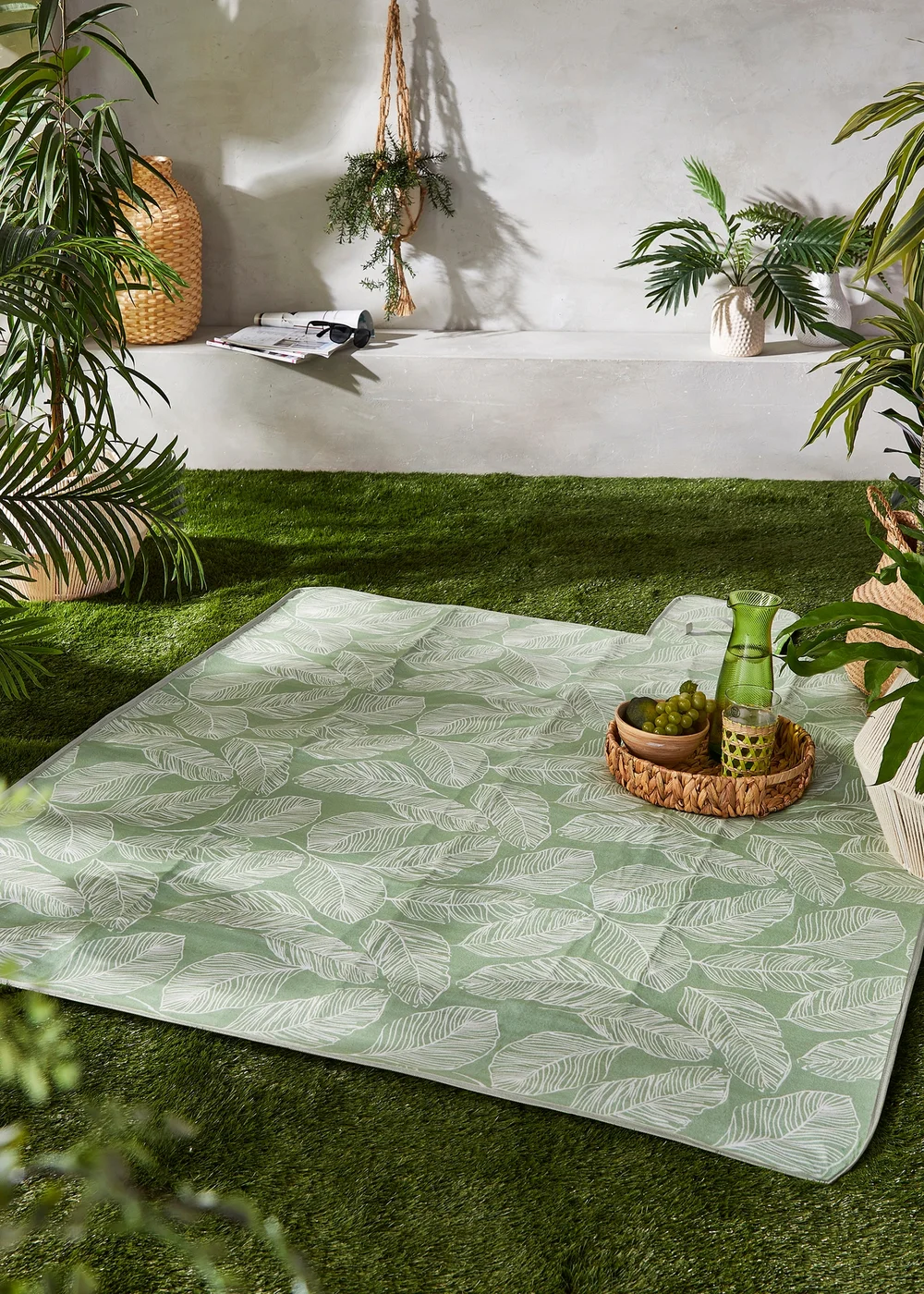 Fusion Matteo Green Picnic Blanket - 135 x 150cm Image 1