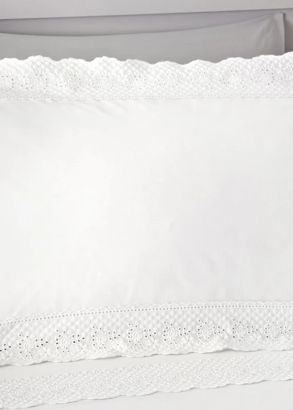 Serene Renaissance White Duvet Cover Set - Single Image 4