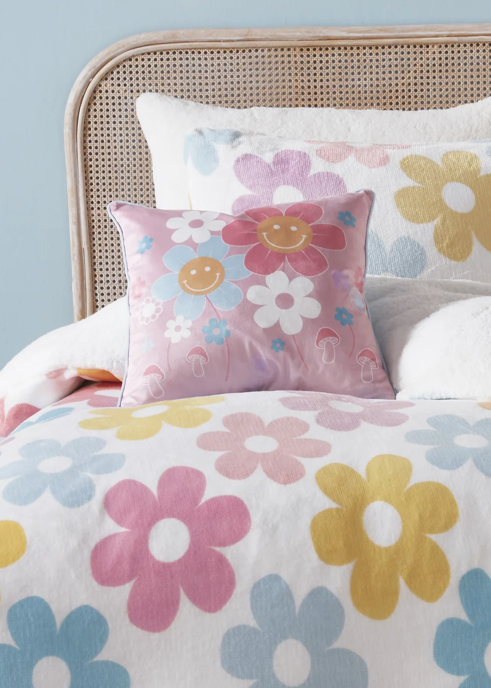 Bedlam Retro Flower White Duvet Cover Set - Single Image 2