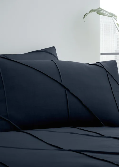Serene Dart Navy Duvet Cover Set - Single Image 3