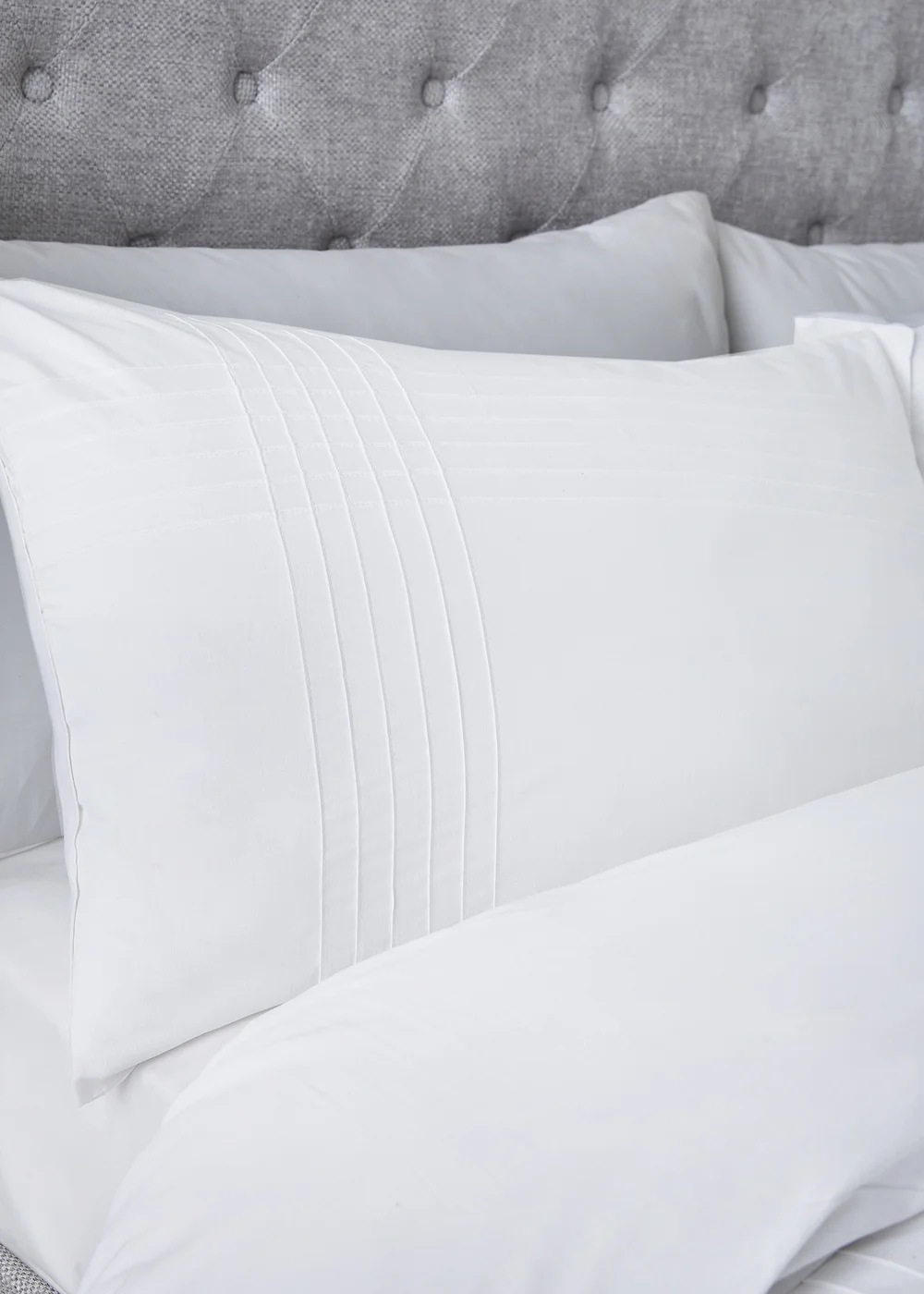 Serene Amalfi White Duvet Cover Set - Single Image 3