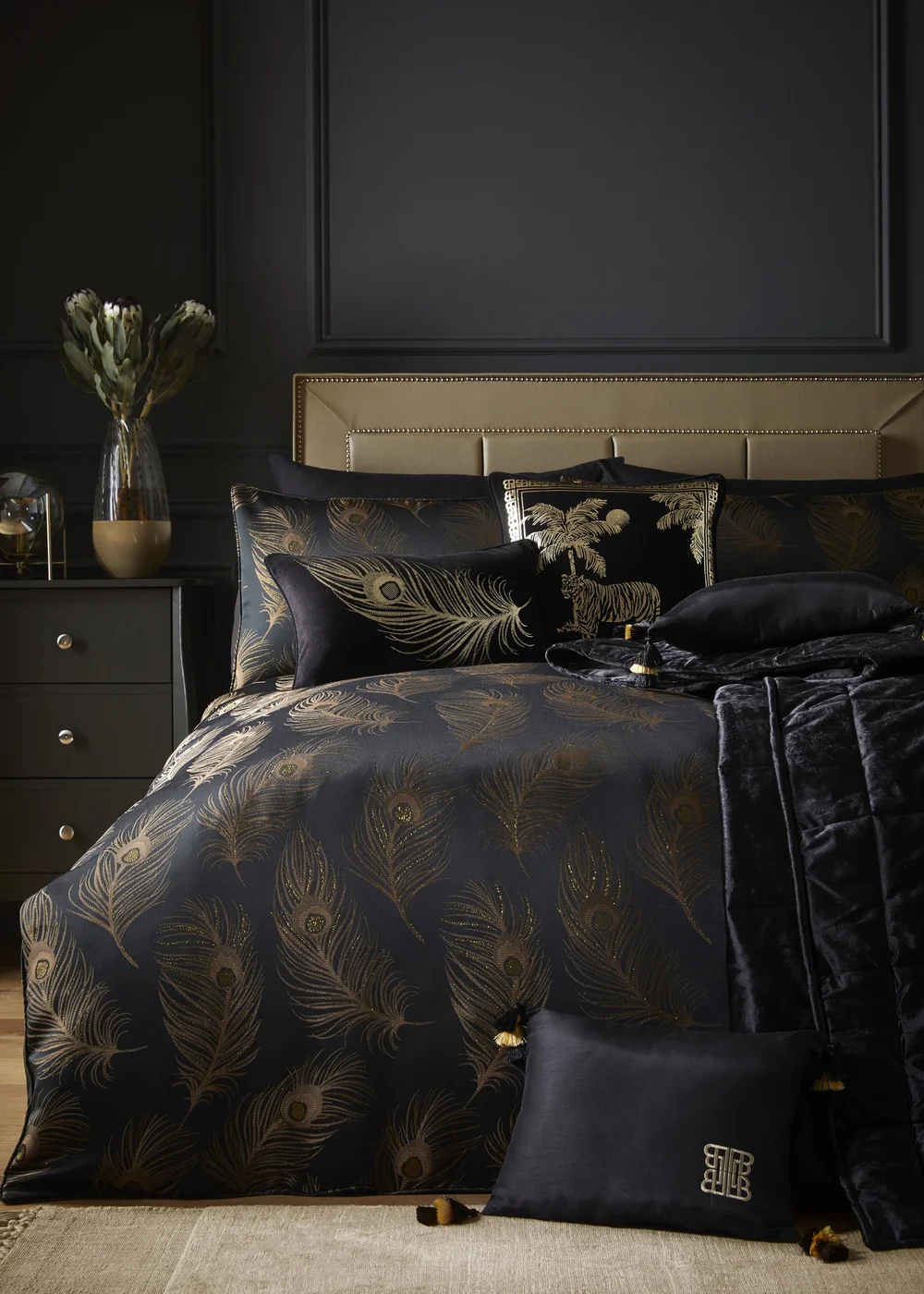 Laurence Llewelyn-Bowen Dandy Jacquard Black Duvet Cover Set - Double Image 1
