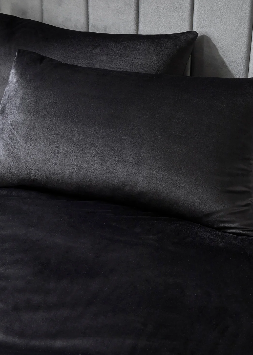 Laurence Llewelyn-Bowen Montrose Velvet Black Duvet Cover Set - Double Image 3