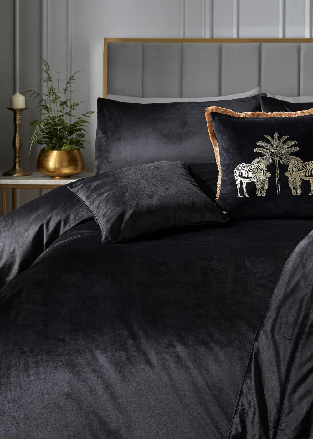 Laurence Llewelyn-Bowen Montrose Velvet Black Duvet Cover Set - Double Image 4