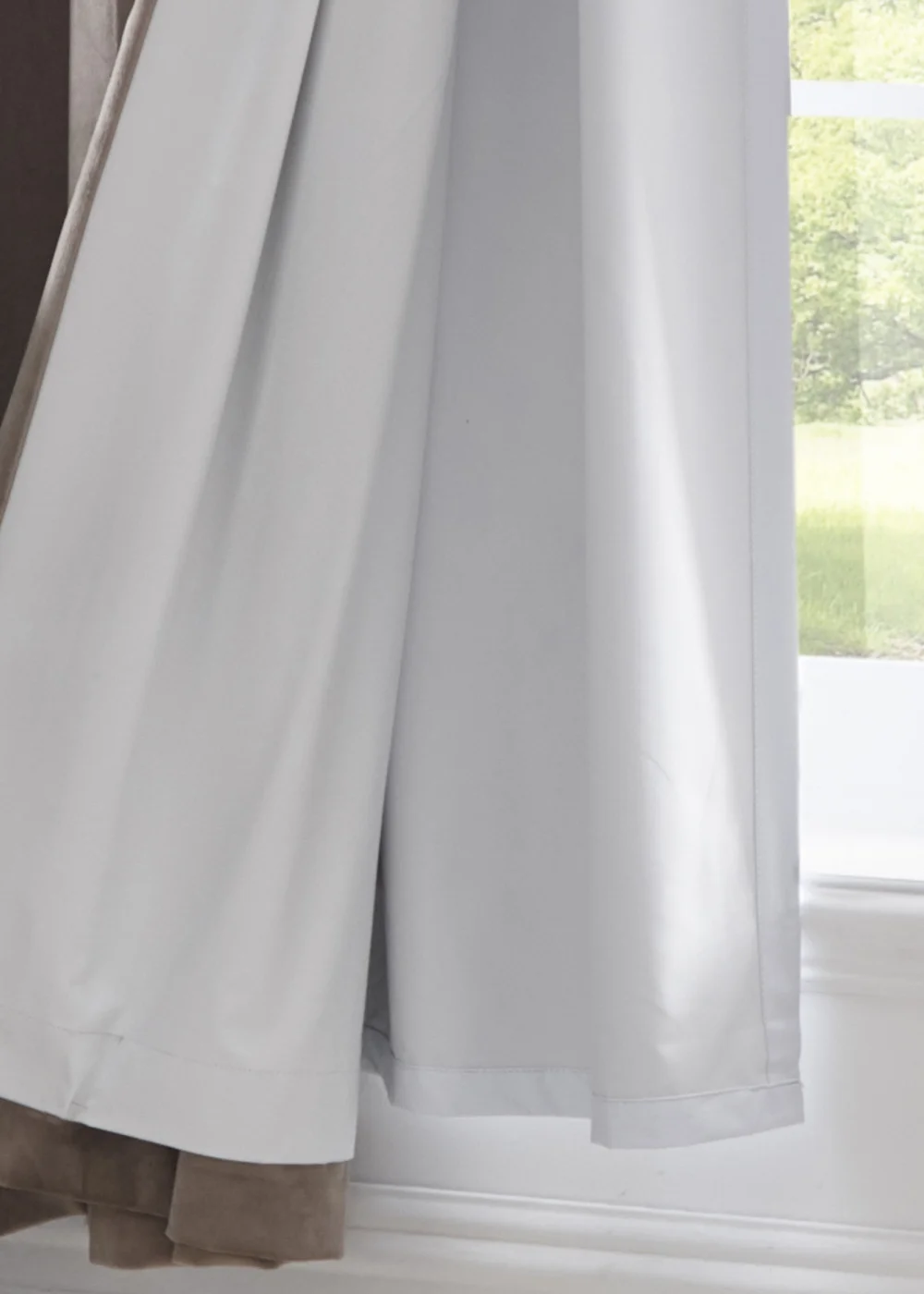 Fusion Eyelet Lining White Eyelet Thermal Blackout Curtain Lining - 46W X 54D (117x137cm Image 3