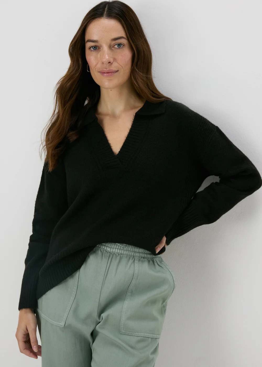 Black Ribbed V-Neck Collar Jumper - XS Image 1