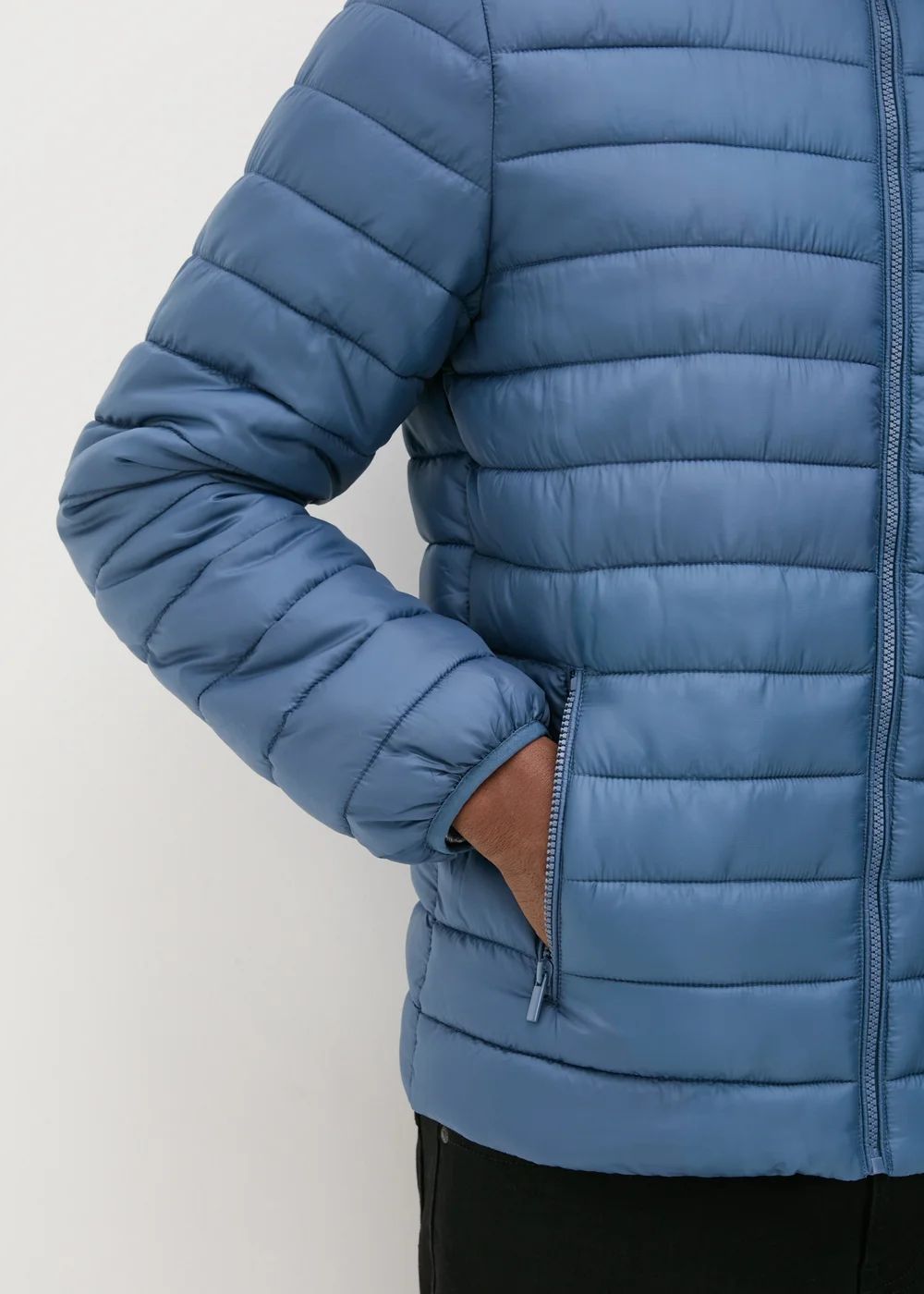 Blue Funnel Puffer Jacket - S Image 3