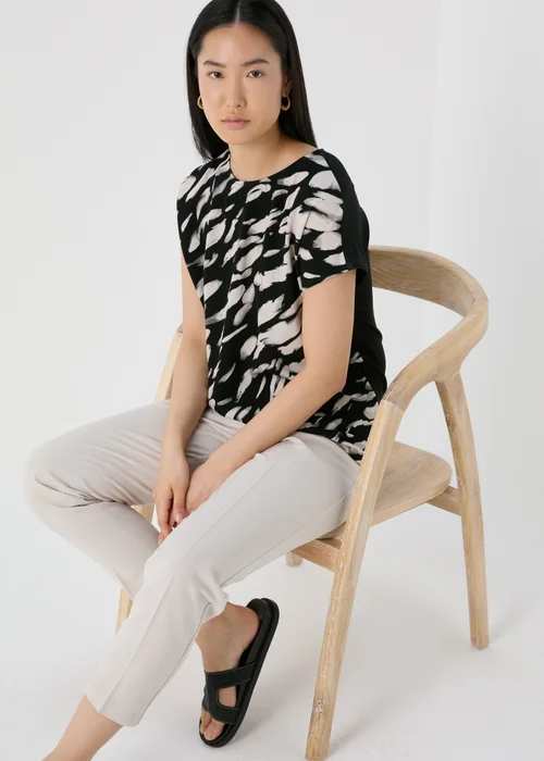 Et Vous Black Brush Print T-Shirt - 8 Image 1