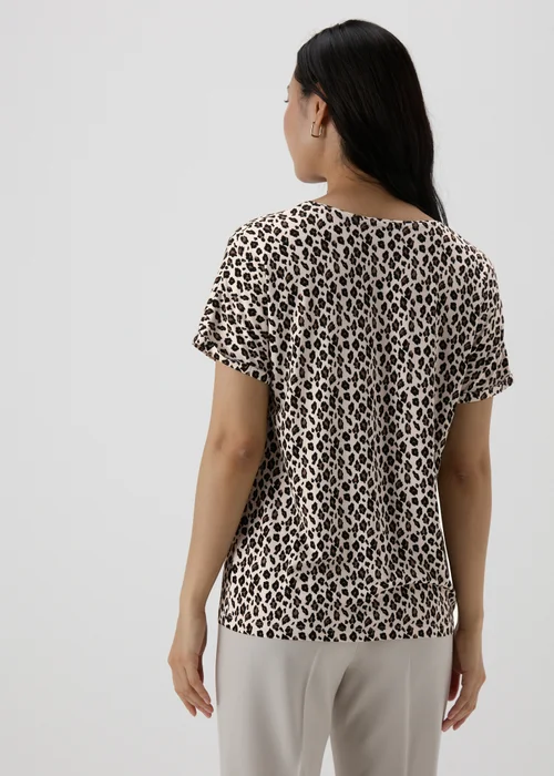 Et Vous Beige Leopard Print V-Neck T-Shirt - 8 Image 2
