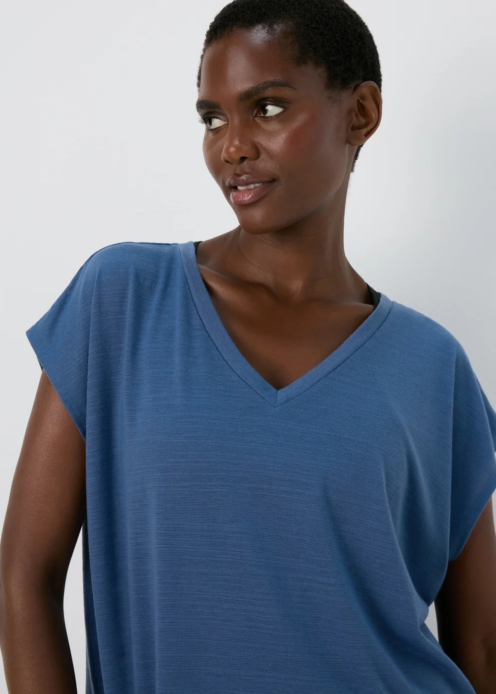 Souluxe Dark Blue V Neck T-Shirt - S Image 3