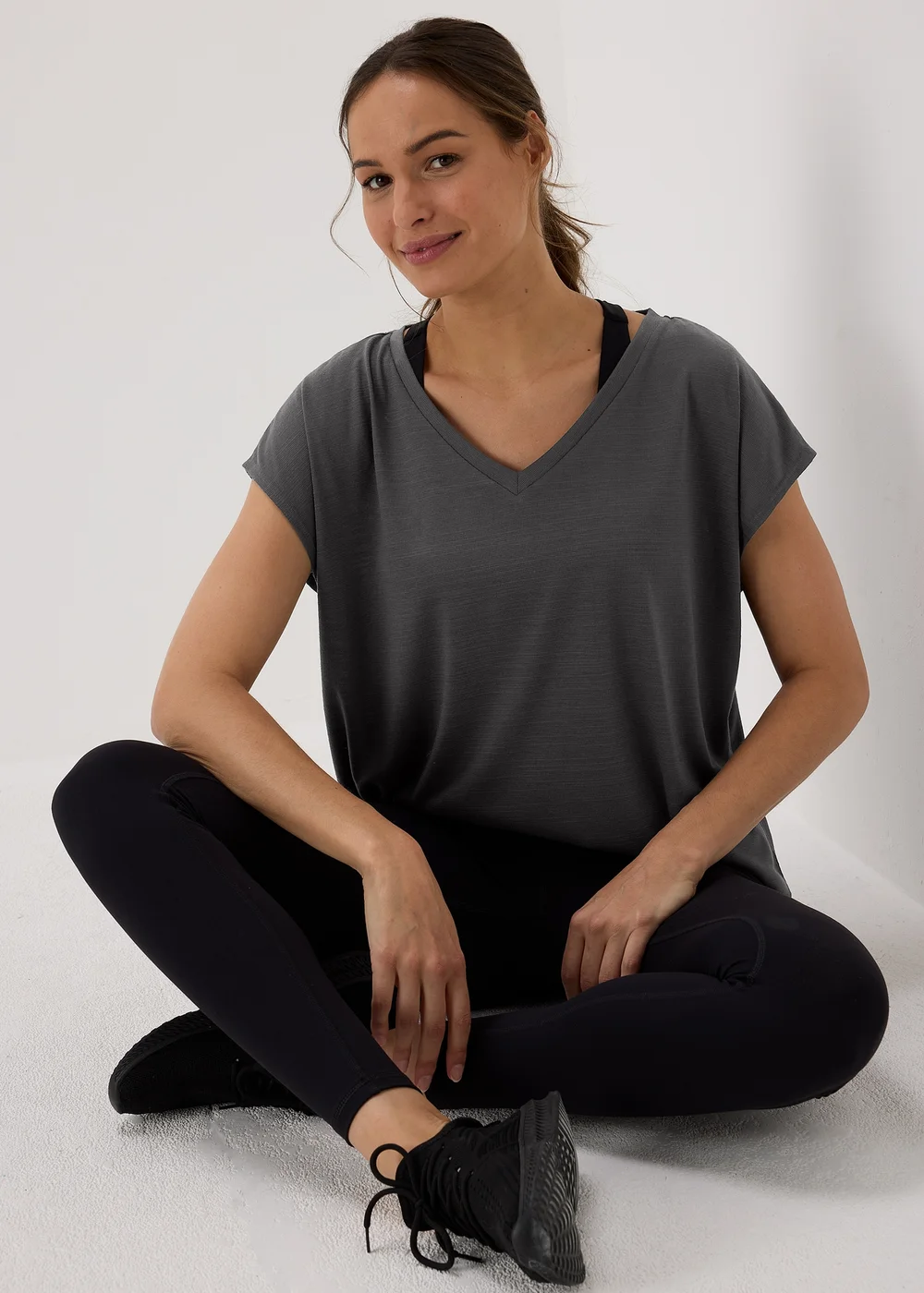 Souluxe Charcoal V Neck T-Shirt - Small Image 1