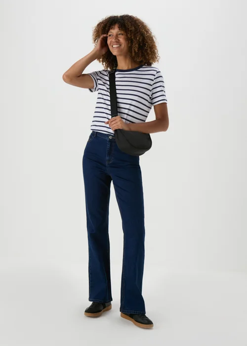 Dark Wash Bootcut Jeans - 8/L29 Image 4