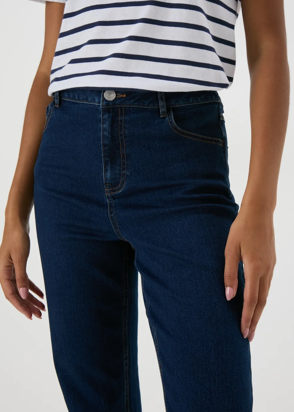 Dark Wash Bootcut Jeans - 8/L29 Image 3