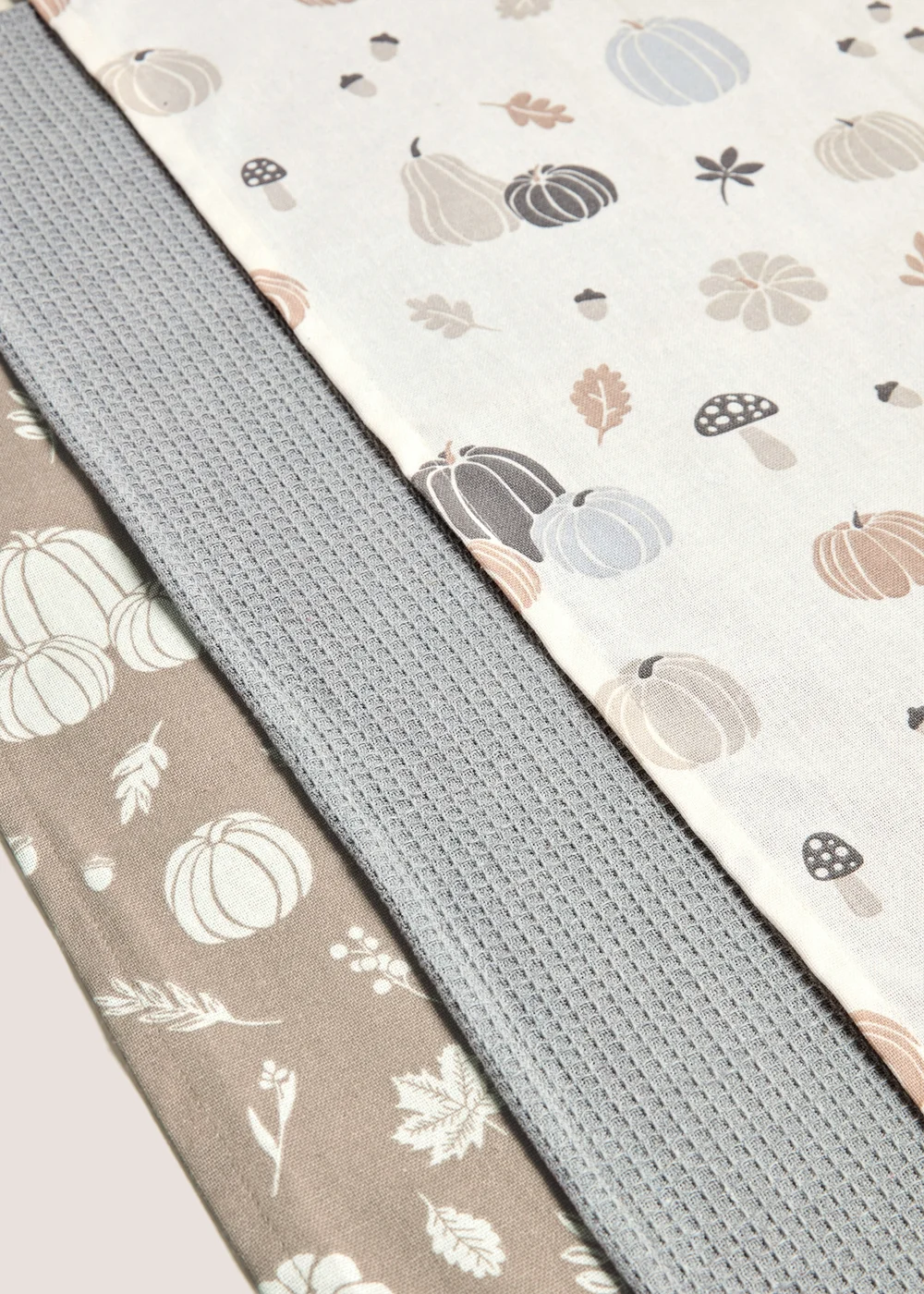 3 Pack Autumn Pumpkin Tea Towels (60cmx45cm) Image 2