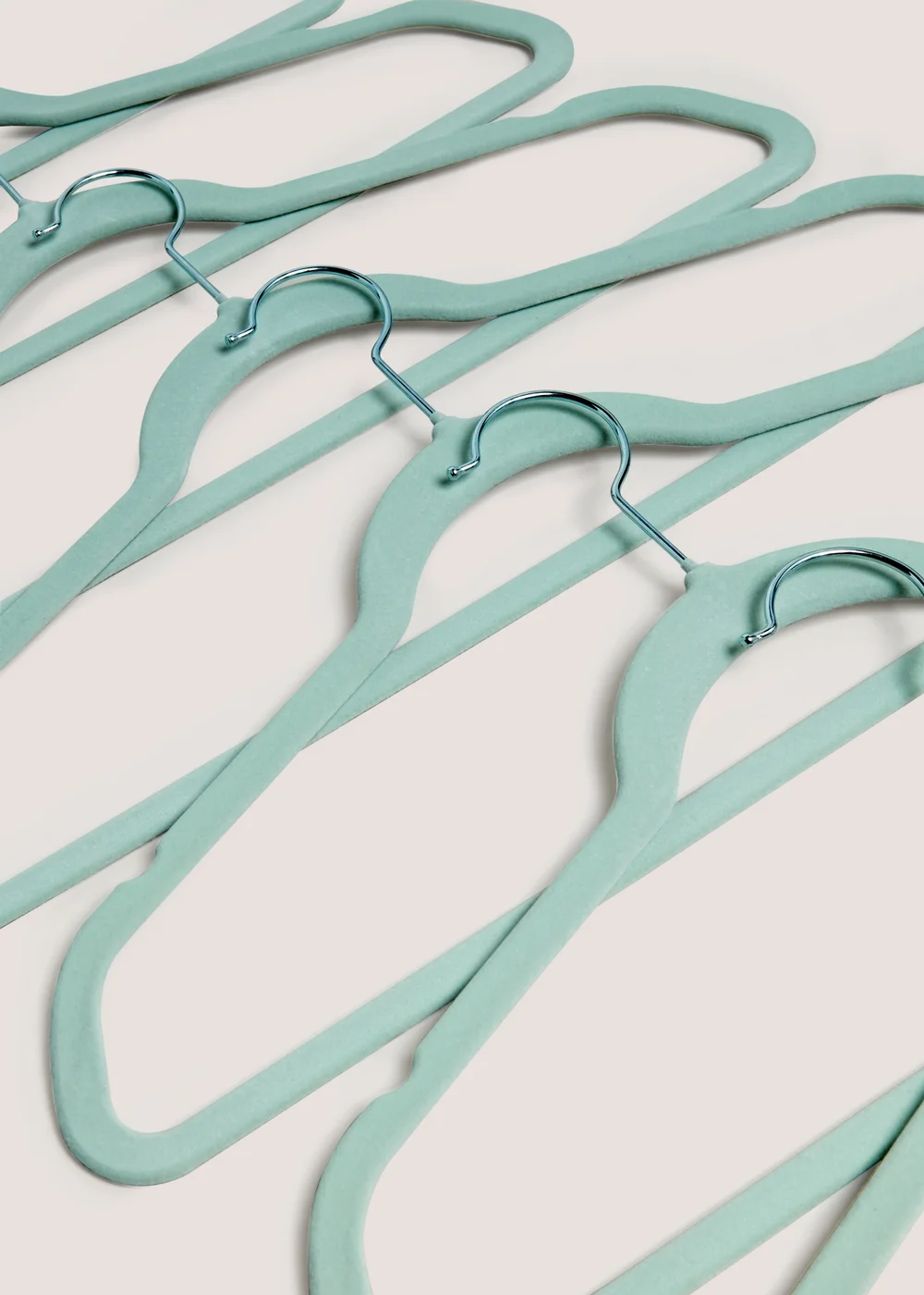 30 Pack Green Hangers (45cm x 24cm) Image 2