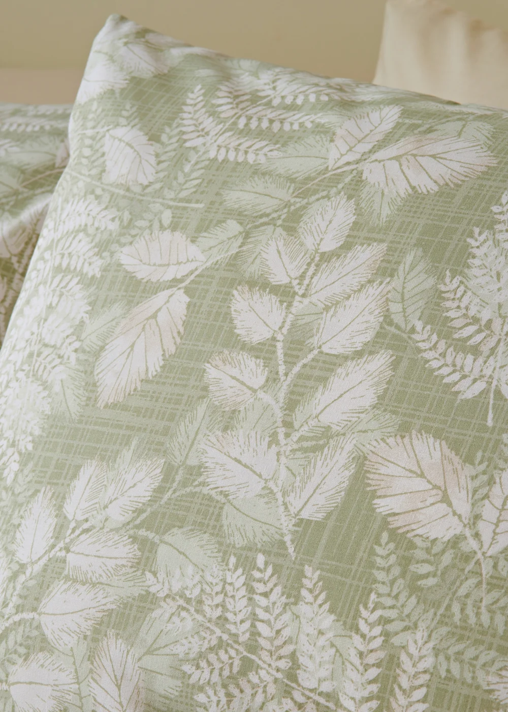 Green Sketch Leaf Design Duvet Set - Single Image 2