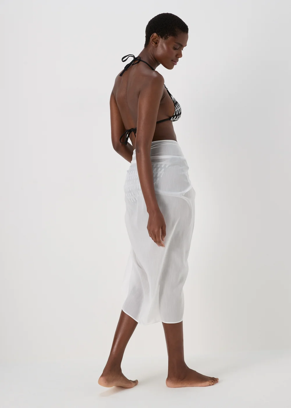 White Sarong - One Size Image 2