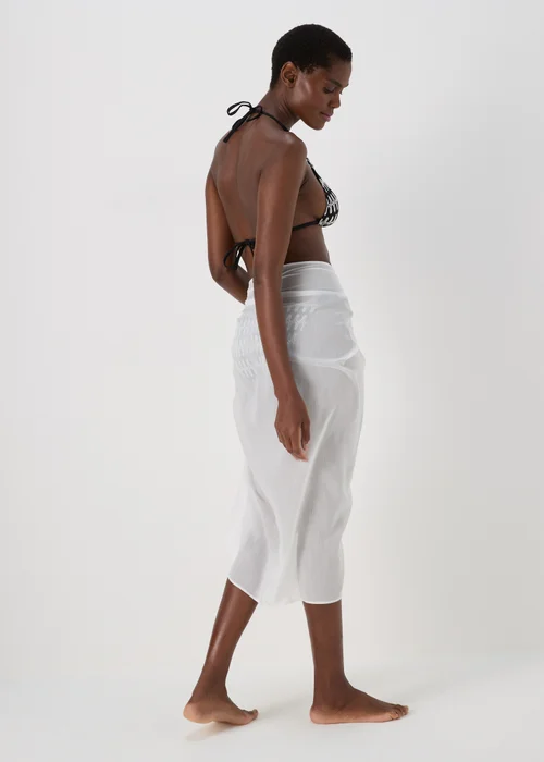White Sarong - One Size Image 2