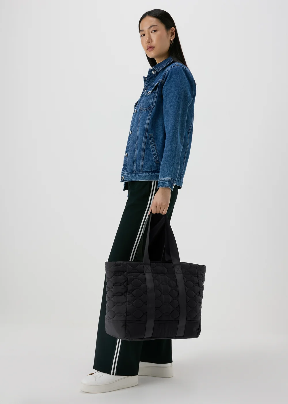 Black Quilted Tote Bag - One Size Image 2