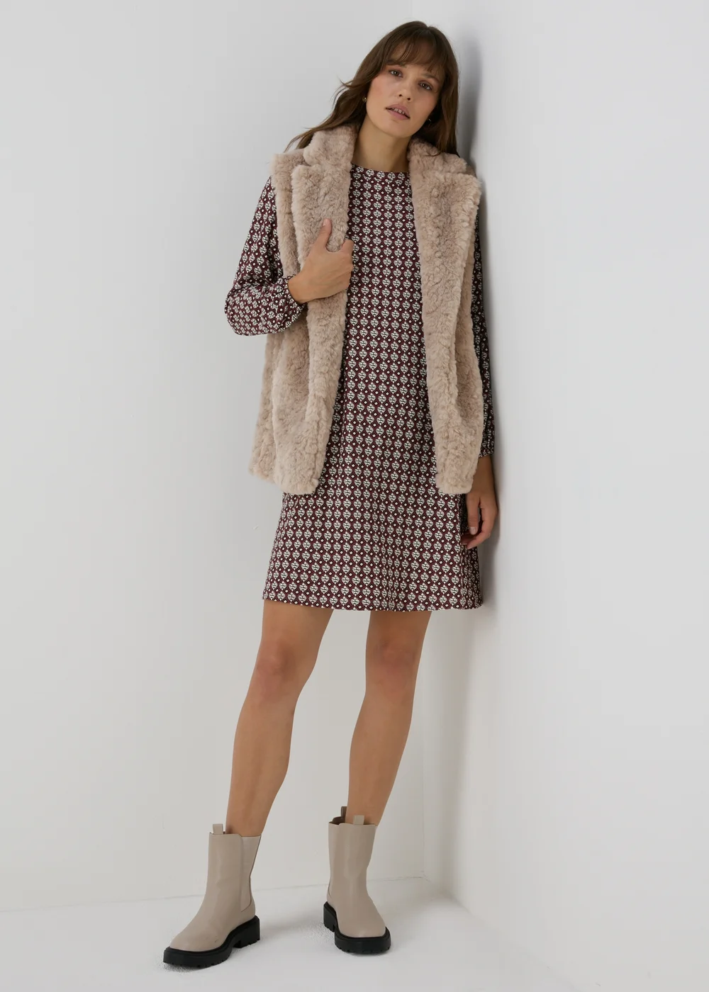Beige Fur Gilet - 8 Image 4