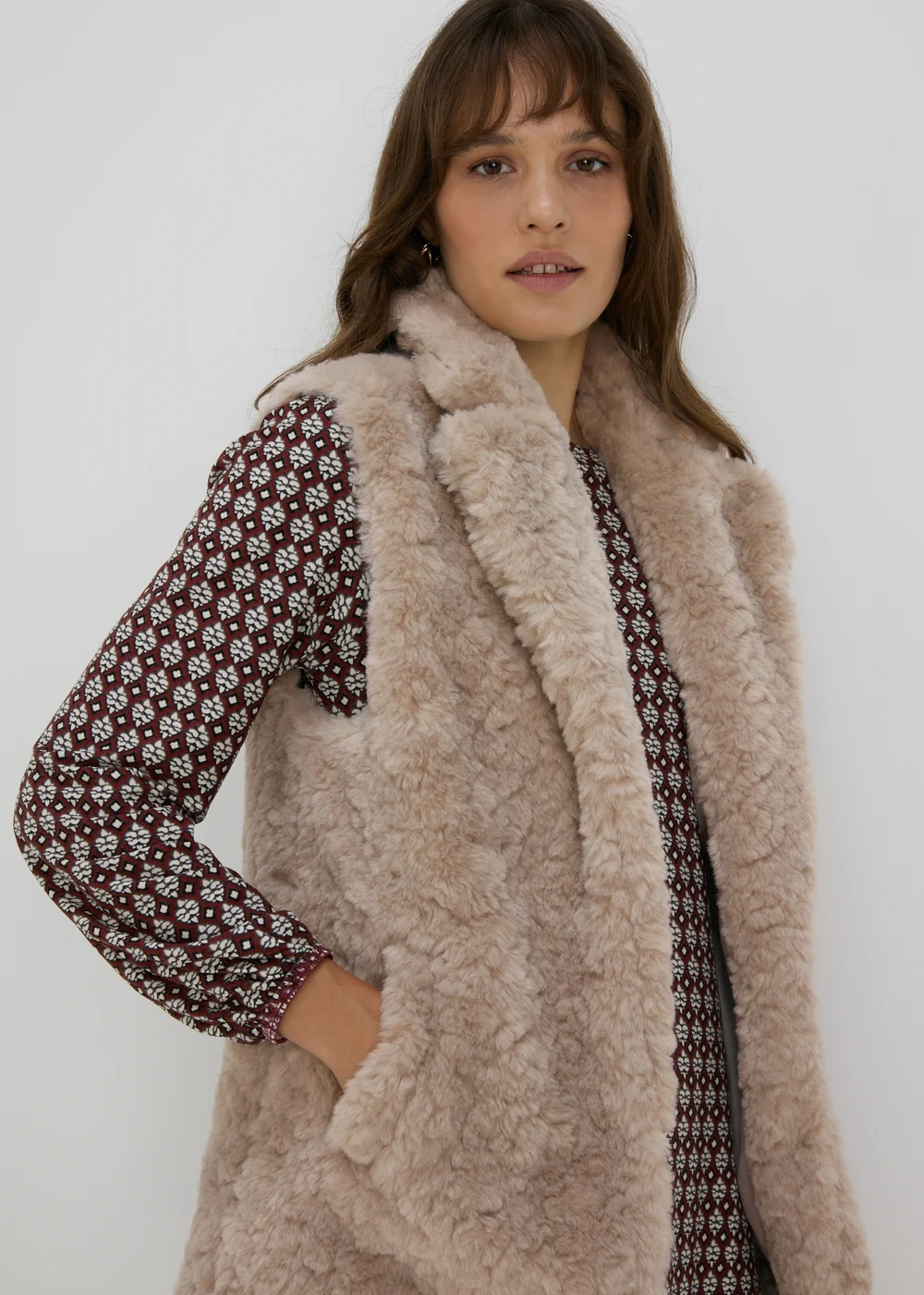 Beige Fur Gilet - 8 Image 3
