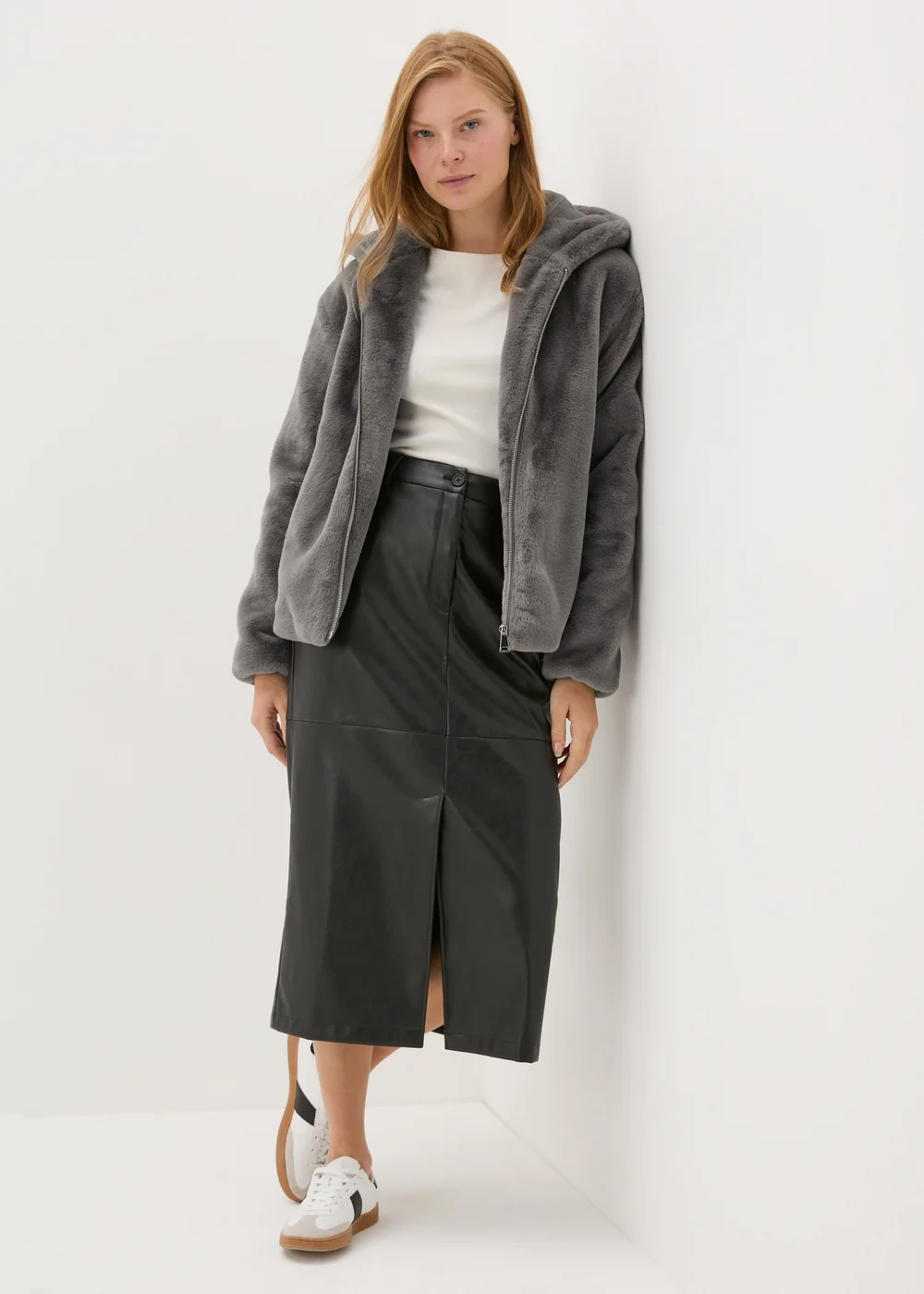 Grey Faux Fur Hooded Coat - 8 Image 3