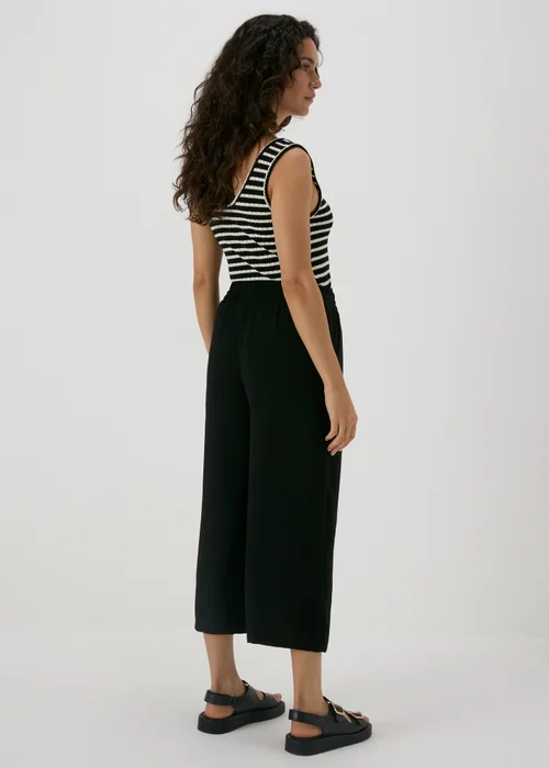 Black Airflow Cropped Trousers - 8 Image 2