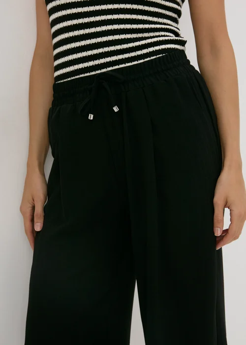 Black Airflow Cropped Trousers - 8 Image 3