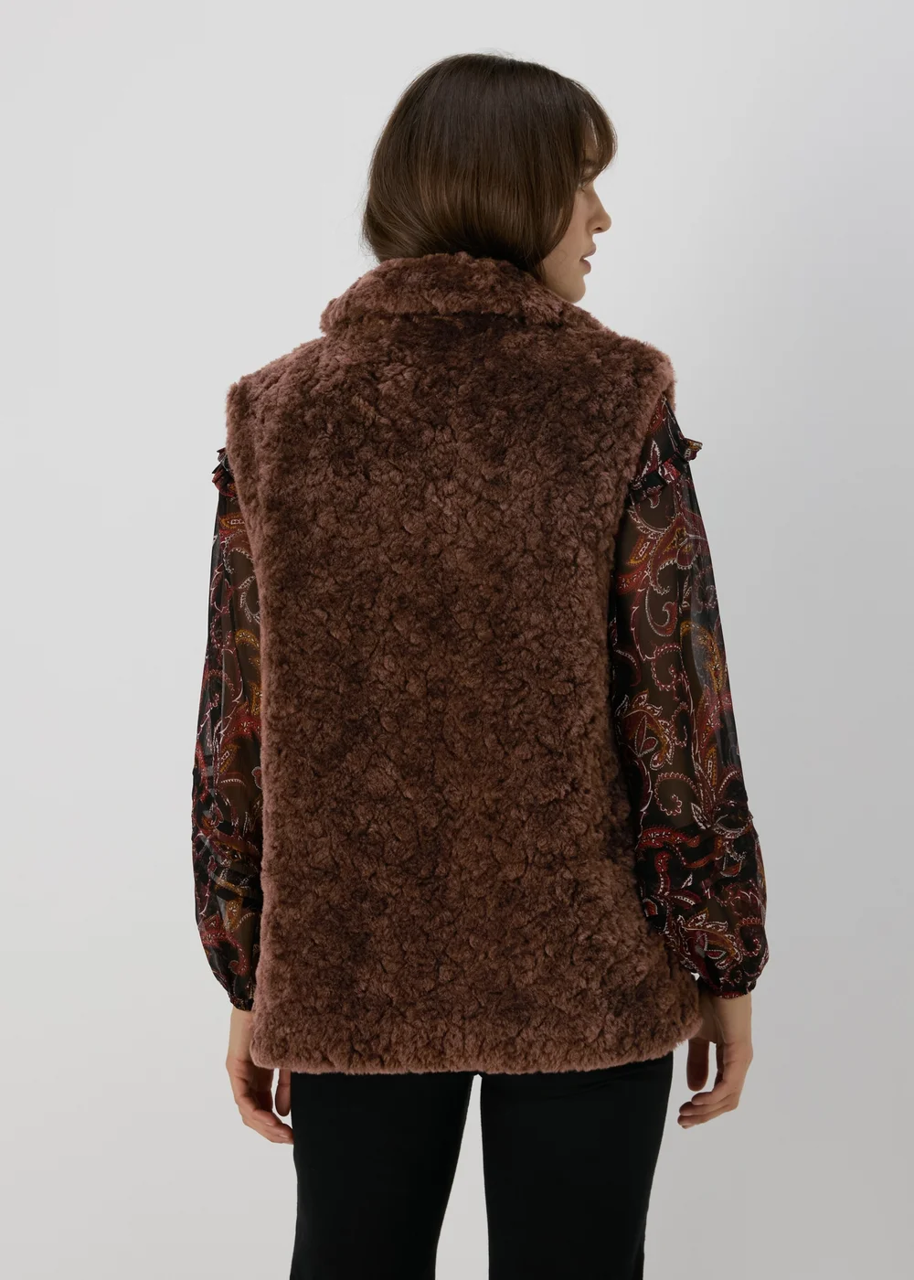 Brown Fur Gilet - 8 Image 2