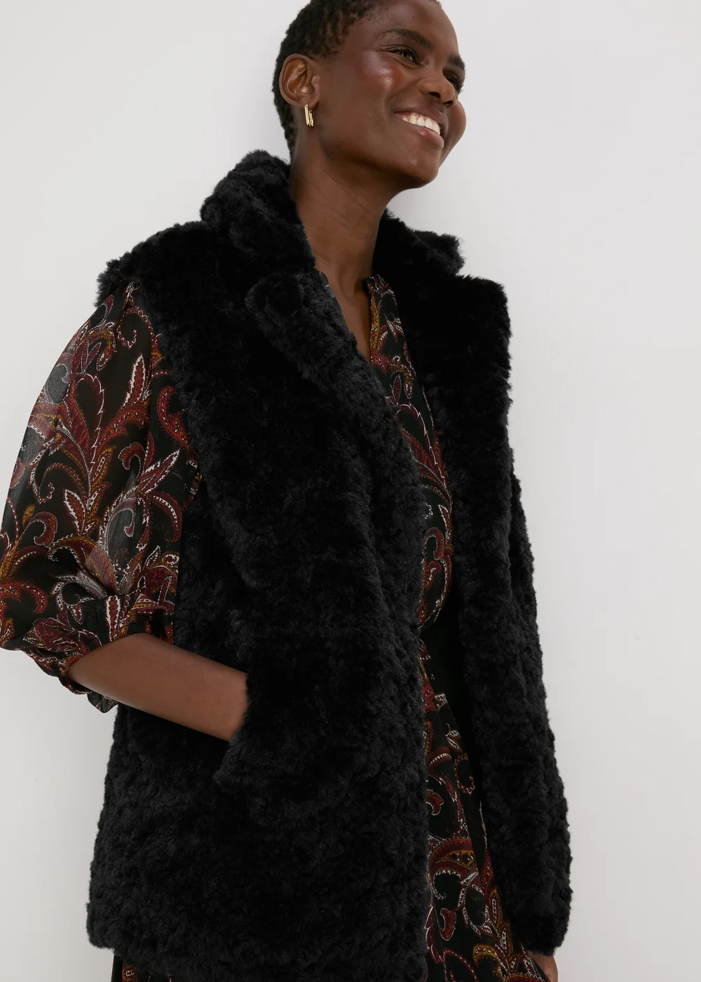 Black Fur Gilet - 8 Image 3