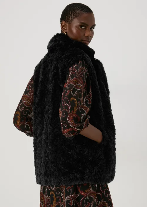 Black Fur Gilet - 8 Image 2
