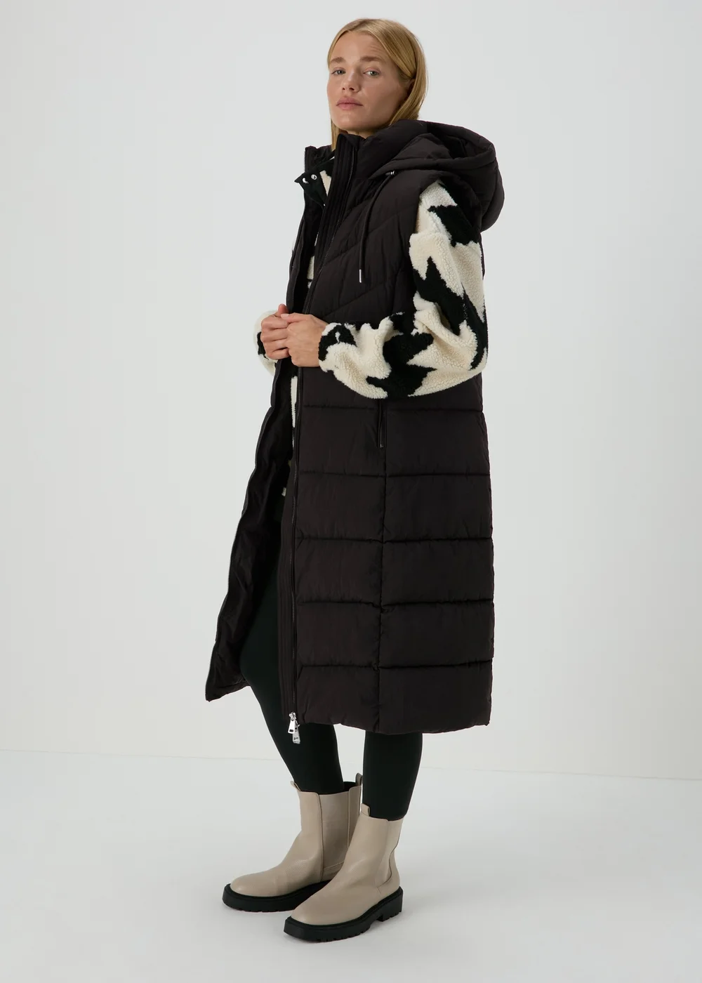 Black Long Padded Gilet - 8 Image 4